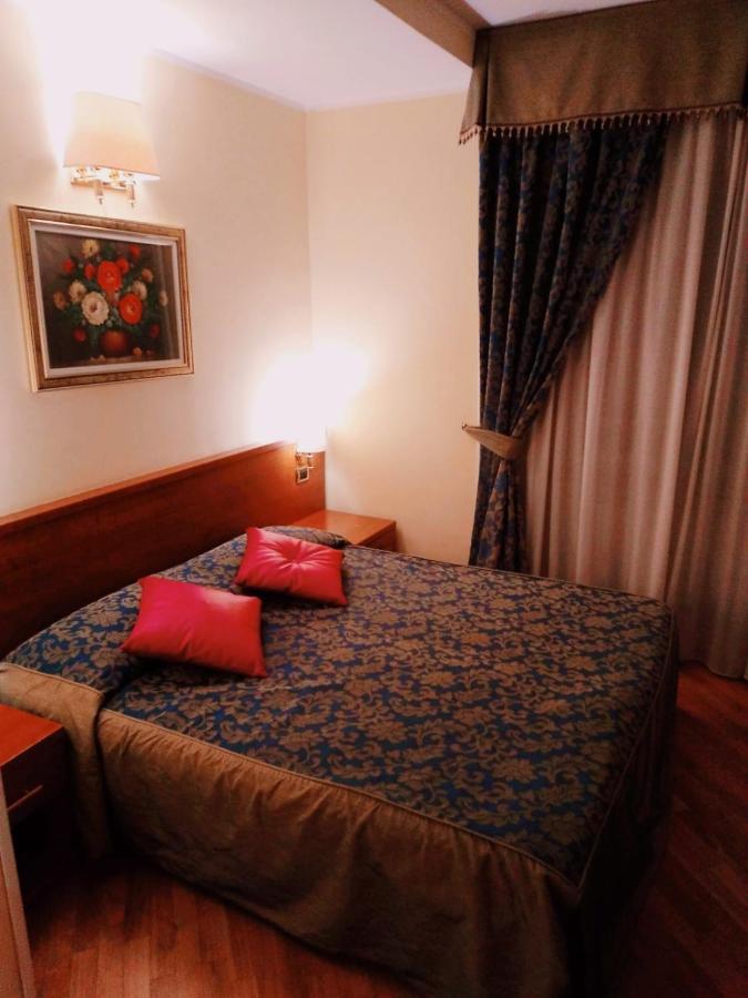 Hotel Fenicia Rzym Zewnętrze zdjęcie
