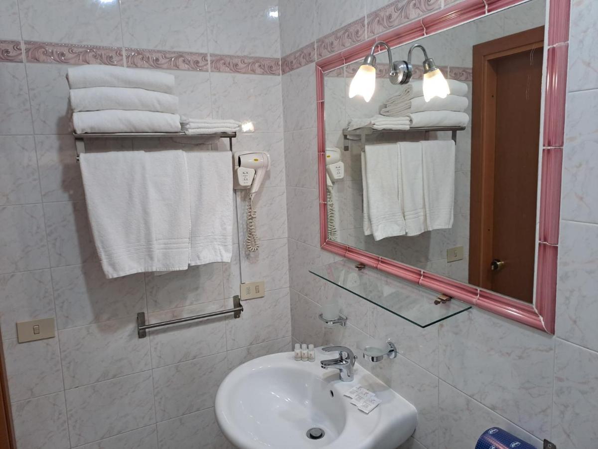 Hotel Fenicia Rzym Zewnętrze zdjęcie