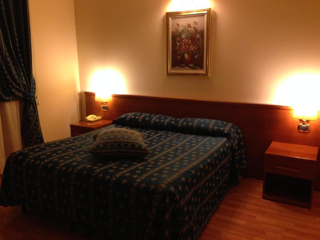 Hotel Fenicia Rzym Zewnętrze zdjęcie