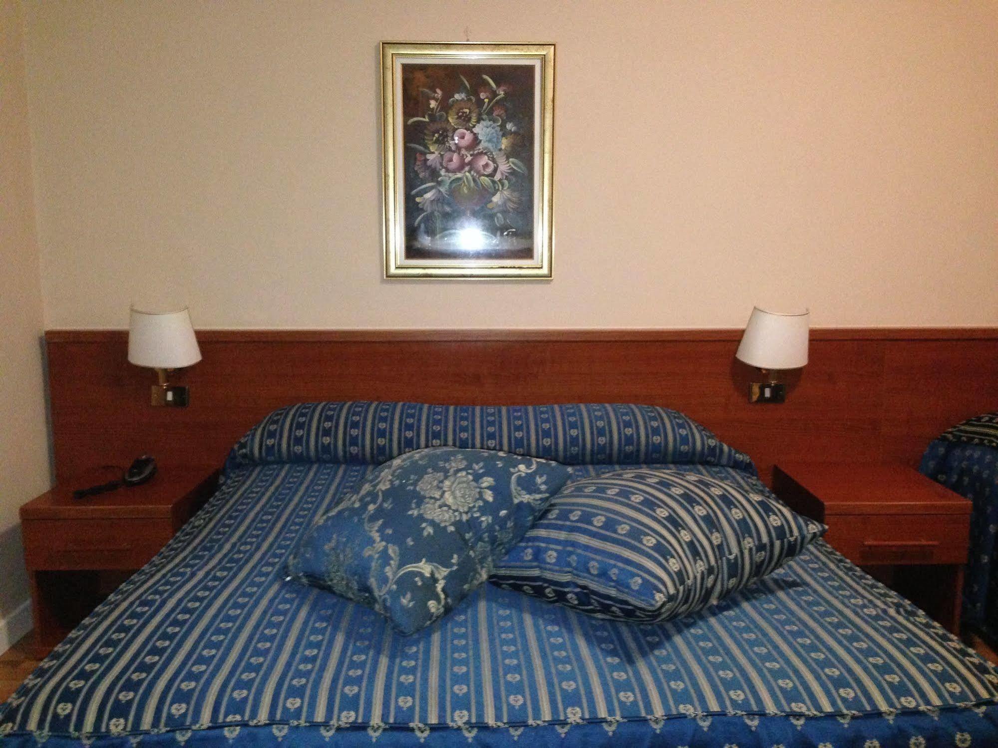 Hotel Fenicia Rzym Zewnętrze zdjęcie