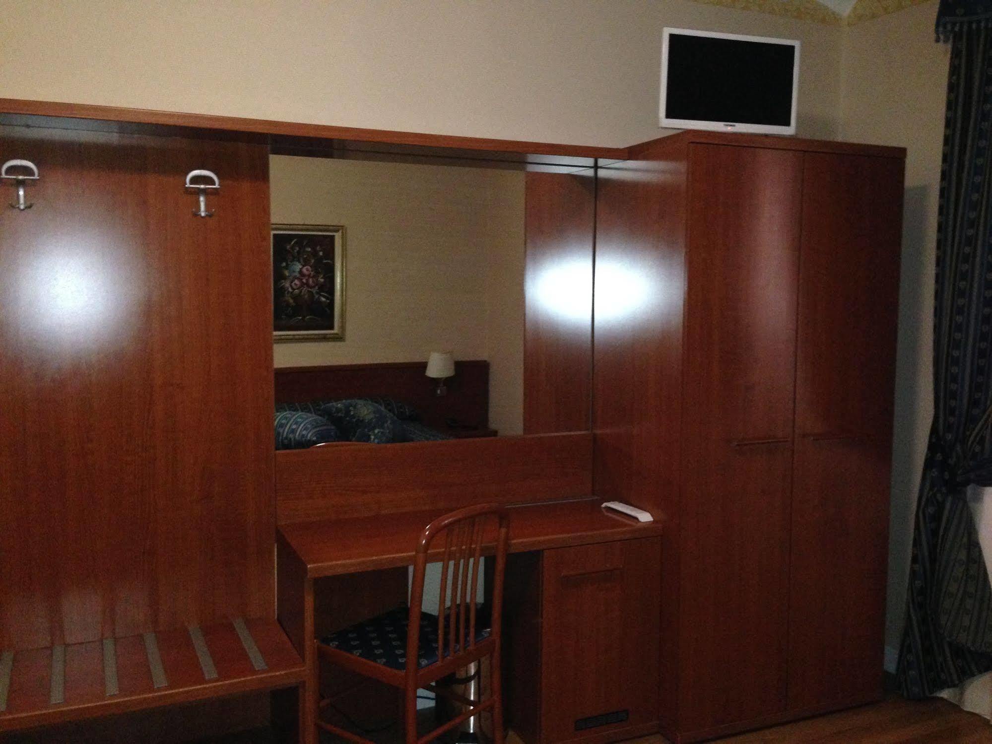 Hotel Fenicia Rzym Zewnętrze zdjęcie